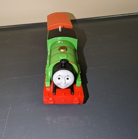 Thomas & Friends Trackmaster 2013 Percy + Mail Car - Picture 4 of 5